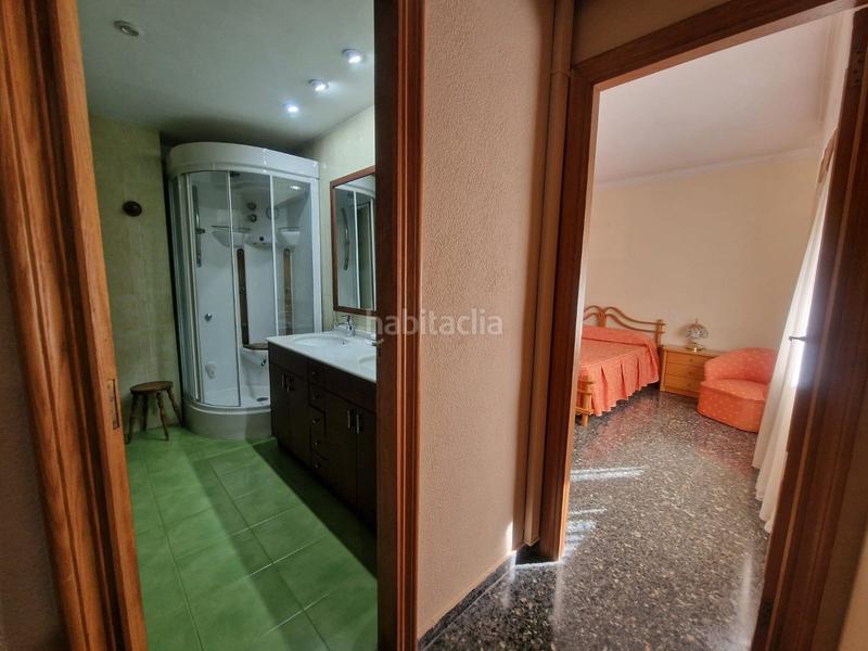 Foto d314aeaa-9153-4dff-8517-bd5aab67a616. Edificio  centrico de 3 viviendas en perfecto estado con garaje y trastero en Alberic