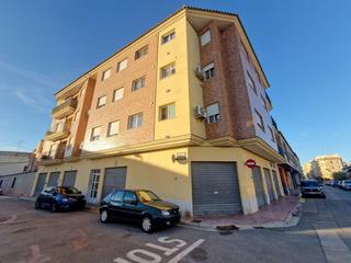 Etagenwohnung in Albalat de la Ribera. Amplio y en perfecto estado con garaje privado