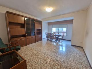 Pis a Oliva Pueblo. Amplio y en buen estado con plaza de garaje doble