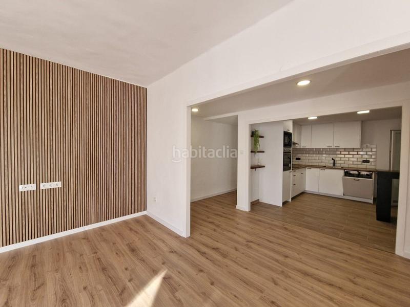 Foto f2ad5db9-e011-4feb-a5f3-0525076e54ce. Piso amplio y bien ubicado con reforma integral en Oliva