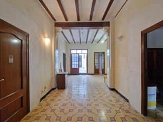 Casa in Montesa. Casa centrica y amplia con 2 viviendas independientes