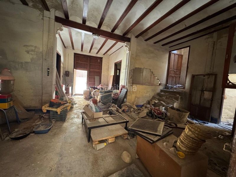 Foto 1c612189-be9e-40b8-aca4-e5b551d18d9b. Casa  esquinera y centrica con garaje para rehabilitar totalmente en Llosa de Ranes