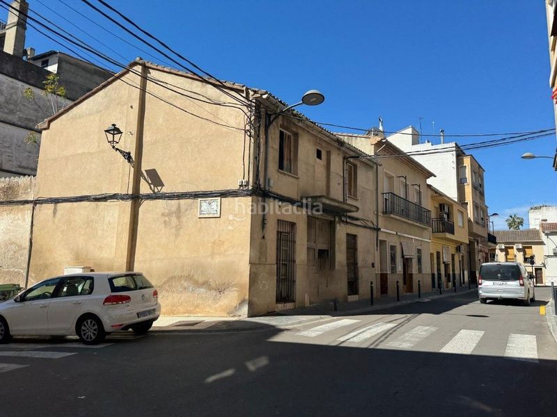 Foto 8009b2d9-266f-4be1-b685-dbd27d375575. Casa  esquinera y centrica con garaje para rehabilitar totalmente en Llosa de Ranes