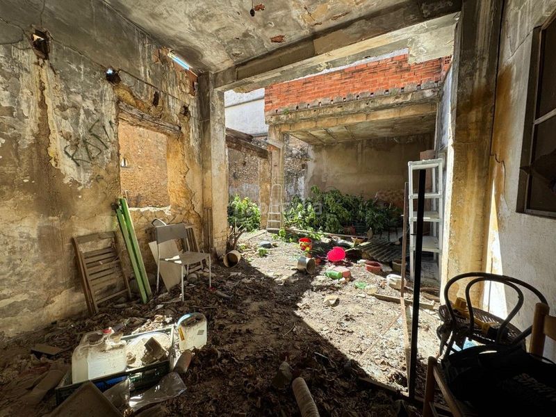 Foto a1ceab47-55c8-4f4f-8c77-94b1f75de8ea. Casa  esquinera y centrica con garaje para rehabilitar totalmente en Llosa de Ranes