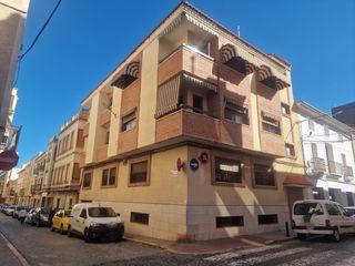 Etagenwohnung in Alberic. Amplio y centrico con terraza y posibilidad de garaje
