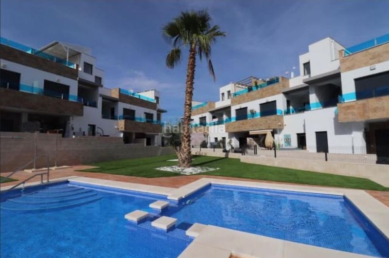 Foto 1febd254-82f8-4af5-8d81-badf87069cf3. Casa adossada amb aparcament piscina a Bigastro