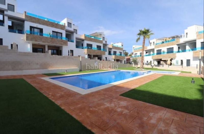 Foto 58940e67-0076-4e81-9413-04bdc9e7de61. Casa adossada amb aparcament piscina a Bigastro