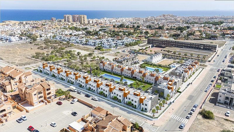 Foto 4fe1a20c-6e04-488e-b5cd-a1ab99a202a3. Apartament amb aparcament piscina a Aguas Nuevas Torrevieja