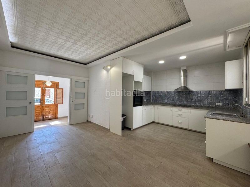 Foto 9d11d9dd-0f42-4095-bc3a-d2ebc51c8071. Casa a Aldaia