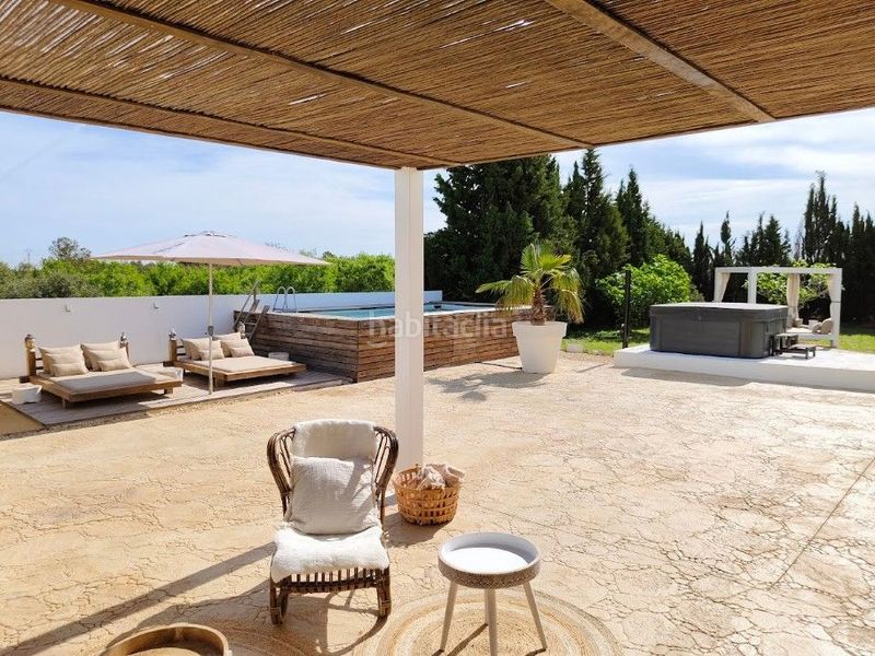 Foto 552f2b52-d211-4429-b2ba-d24add1d3f75. Casa amb piscina a Monserrat