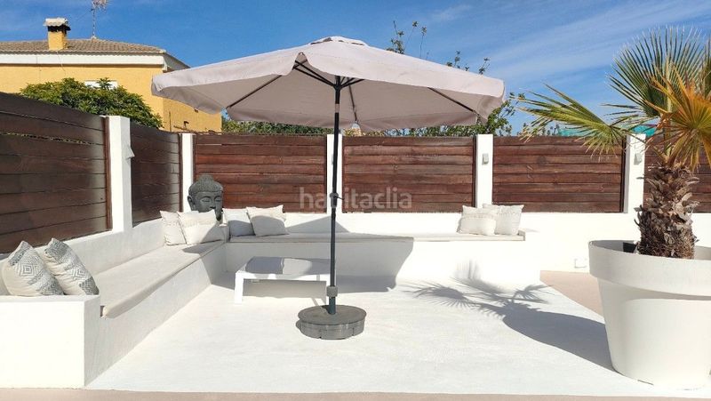 Foto afc9c59a-fefe-4de7-9851-89e6010152f0. Casa amb piscina a Monserrat