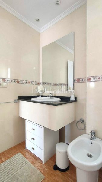 Foto bd46d695-92dc-4cb7-a5e2-d7fc1df2c69b. Casa amb piscina a Monserrat