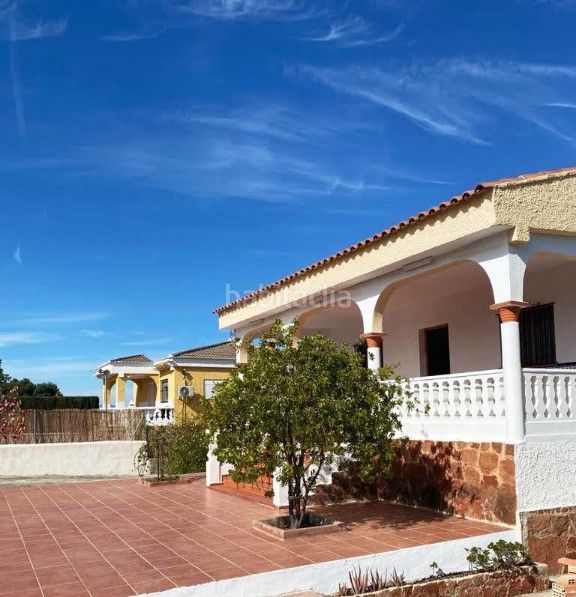 Foto d5154cc6-562a-4737-9df5-9ff0f50667b3. Casa amb piscina a Monserrat