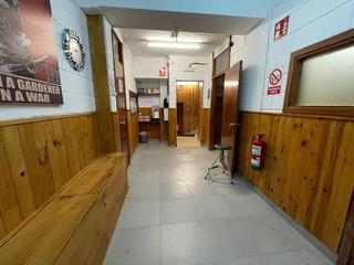 Local Comercial a Iztieta - Olibet. Se vende negocio en activo en el centro de rentería