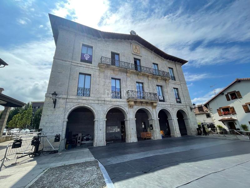 Foto 6d5c7936-7879-41b9-8ab8-5c70a0f93abc. Dúplex  de obra nueva a estrenar en el centro ! en Astigarraga