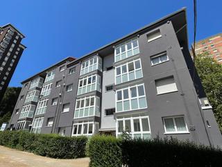 Pis a Bidebieta. Funcional piso en edif con fachada recién hecha