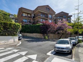 Piso en Ategorrieta-Ulía. Cómodo piso con garaje y trastero para entrar a vivir