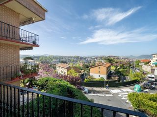 Piso en Ategorrieta-Ulía. Cómodo piso con garaje y trastero para entrar a vivir