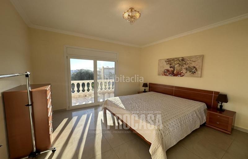 Foto 4de6a0d5-725c-4760-96d6-33fcf8e7d3e5. Chalet casa individual cerca del centro en Carmençó Empuriabrava