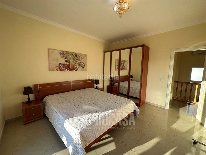 Foto be855046-c4e1-4b22-b9a2-fb626387d048. Chalet casa individual cerca del centro en Carmençó Empuriabrava
