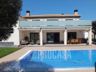 Xalet  Cap de la gola. Exclusiva villa al canal con 24 m de amarre en santa margarita