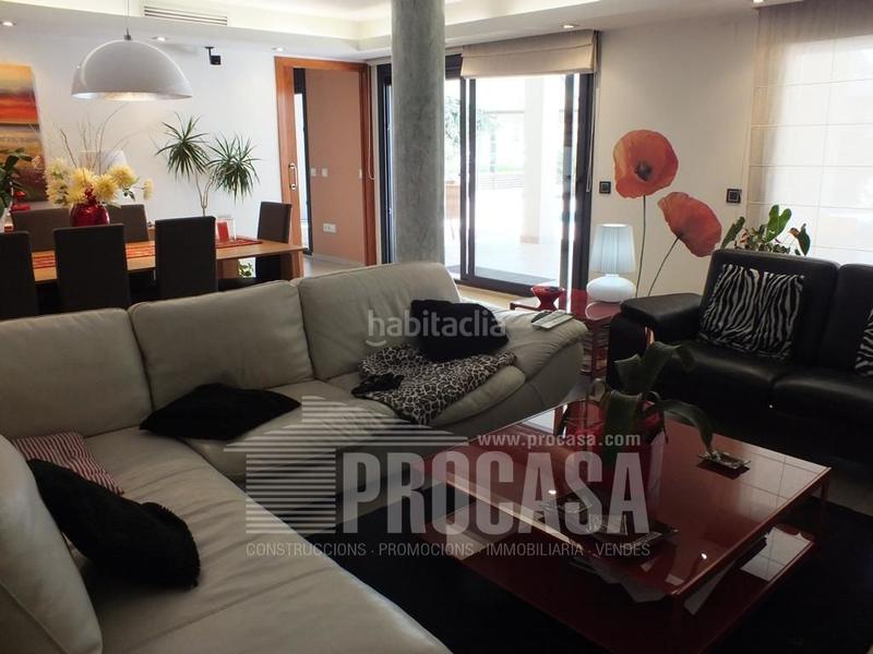 Foto f433f94d-fdaf-4c8e-9195-72eb8d45e909. Chalet with heating pool in Santa Margarida Roses