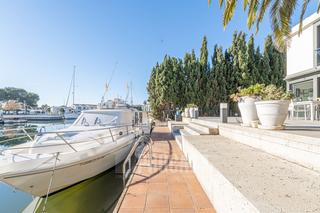 Xalet  Del port canigo. Casa moderna al canal con amarre de 15 m