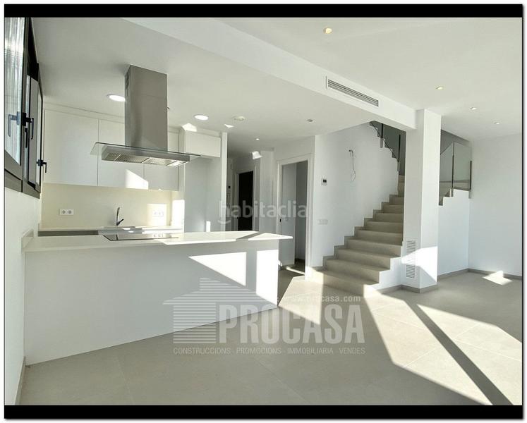 Foto 0cf1f52d-6e72-4536-aaf8-965a11d7698f. Chalet casas con piscina de nueva construcción en Empuriabrava