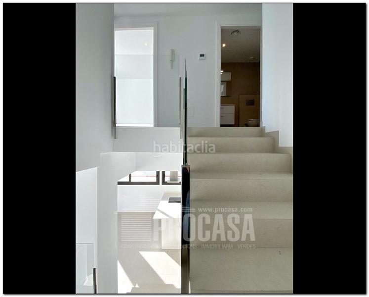 Foto 19b5564a-2cb6-4e0a-a407-c64bf3edb6e6. Chalet casas con piscina de nueva construcción en Empuriabrava
