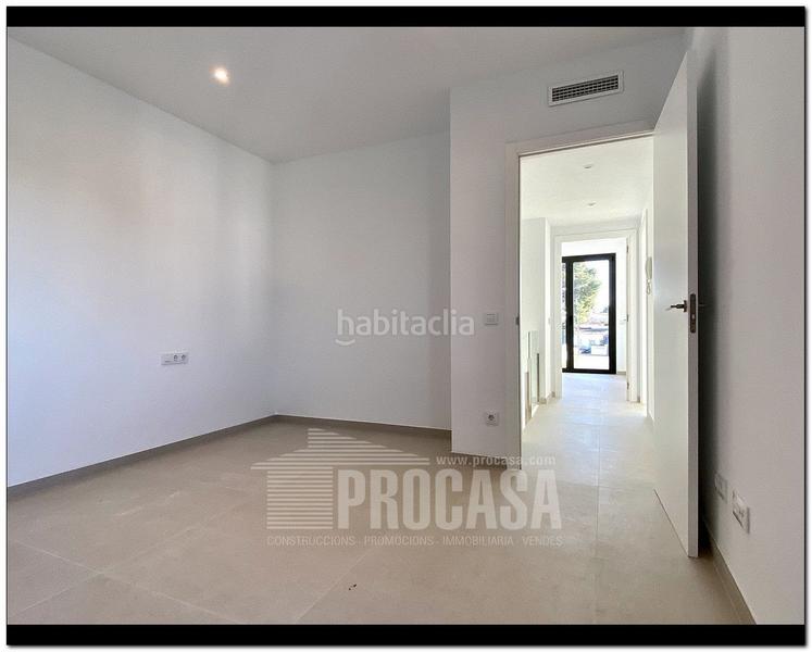 Foto 5634d71c-e334-4287-b0b5-22b2d755c249. Chalet casas con piscina de nueva construcción en Empuriabrava