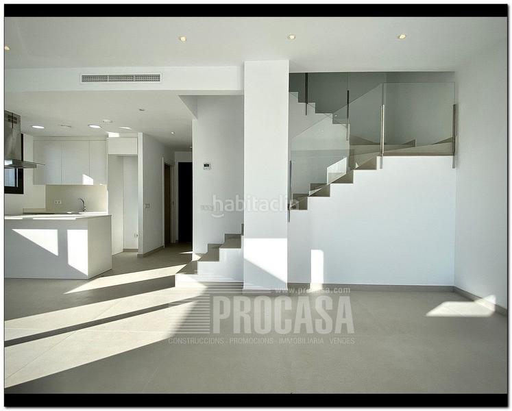 Foto b0c4e06b-195a-42a8-8bac-691b776482d2. Chalet casas con piscina de nueva construcción en Empuriabrava