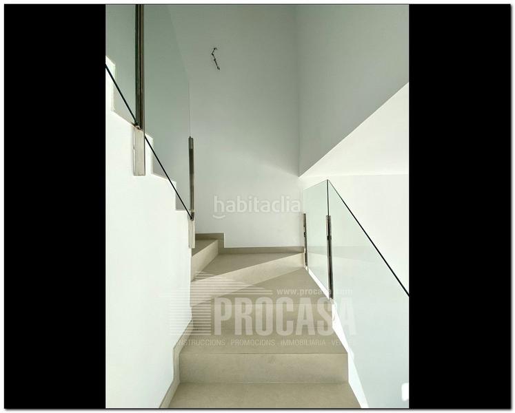 Foto e1ad4917-ad3a-47ae-85e4-79b27ed9f6d1. Chalet casas con piscina de nueva construcción en Empuriabrava