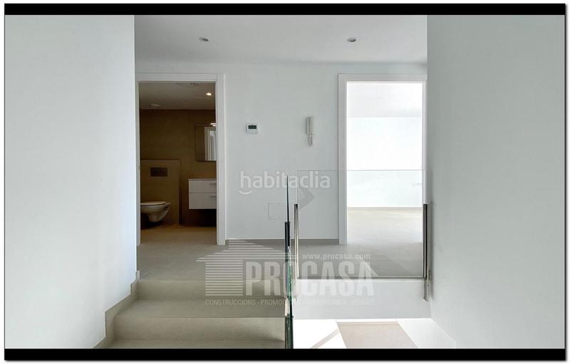 Foto 13fa8a2e-4101-457d-af15-25fe69242192. Chalet casas con piscina de nueva construcción en Empuriabrava