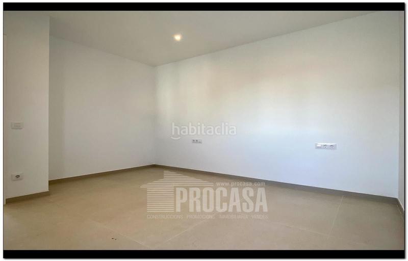 Foto 1e2a0399-52ce-438f-b7bc-c96535f5ea4f. Chalet casas con piscina de nueva construcción en Empuriabrava