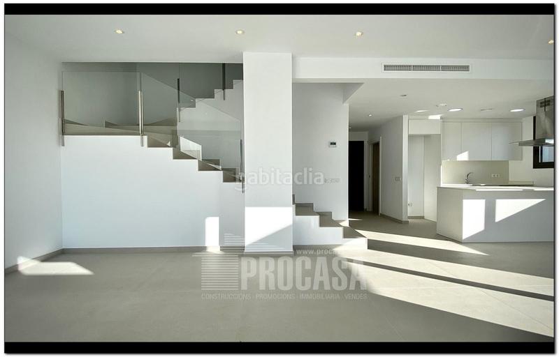Foto 5278f9f5-a274-4811-903a-81eb0a8109d0. Chalet casas con piscina de nueva construcción en Empuriabrava