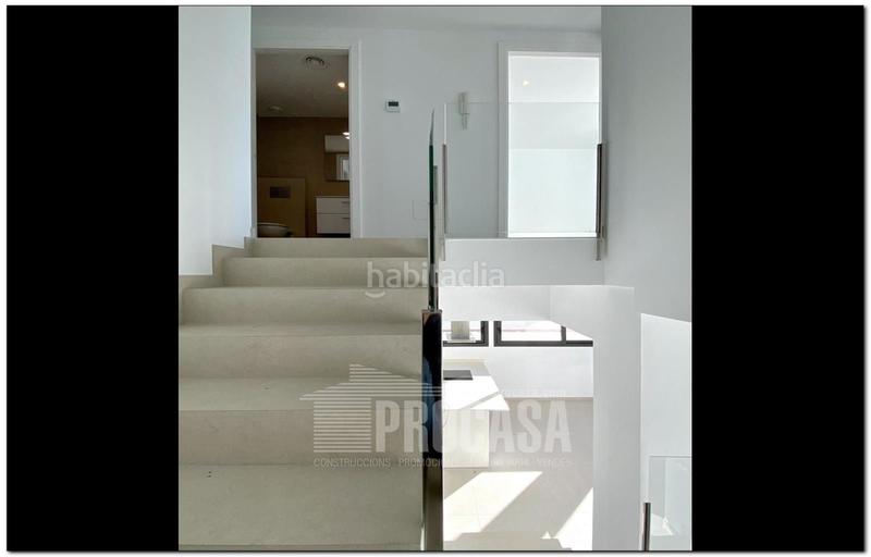 Foto 599dff8c-a391-4e29-9b43-92841e5dd365. Chalet casas con piscina de nueva construcción en Empuriabrava