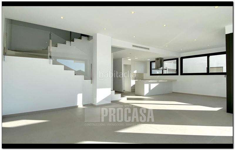 Foto 62462b98-9559-42fe-a2ec-f50d71dfc9de. Chalet casas con piscina de nueva construcción en Empuriabrava