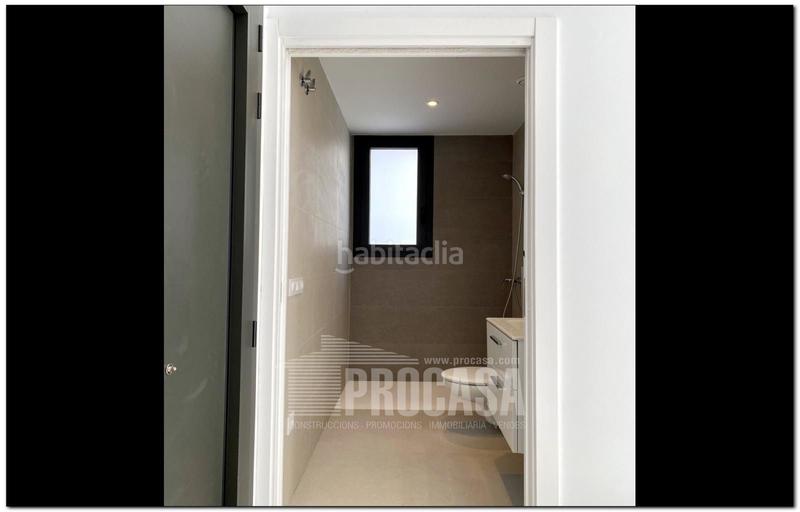 Foto 7185d82e-69e0-400d-9ba6-59d191e262f5. Chalet casas con piscina de nueva construcción en Empuriabrava