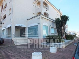 Locale commerciale in Sant Maurici. Amplio local comercial en venta en empuriabrava