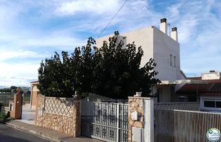 Xalet  Sc puigmal. Casa de cuatro dormitorios con jardín y piscina