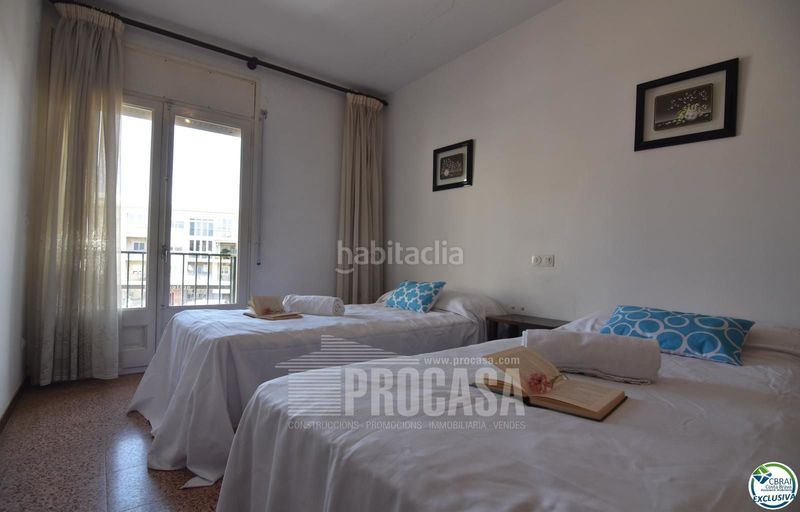 Foto 5064cfb9-4ed1-4f30-85cf-37a05cc7022a. Pis a Centre Roses