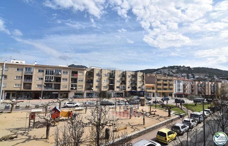 Foto 5679a50b-cfd2-44d5-a0ac-5f84c469195b. Pis a Centre Roses