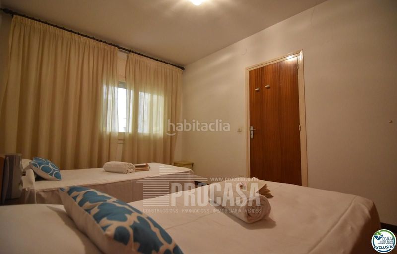 Foto 5769fd5a-6ebf-435a-8ede-2911ad3ace30. Pis a Centre Roses