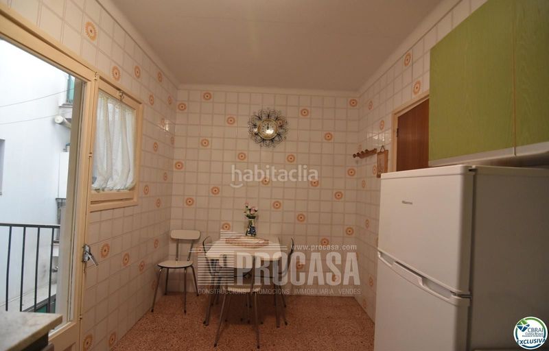 Foto ce2d2cbd-e7e0-4837-b762-31c7c9300432. Pis a Centre Roses