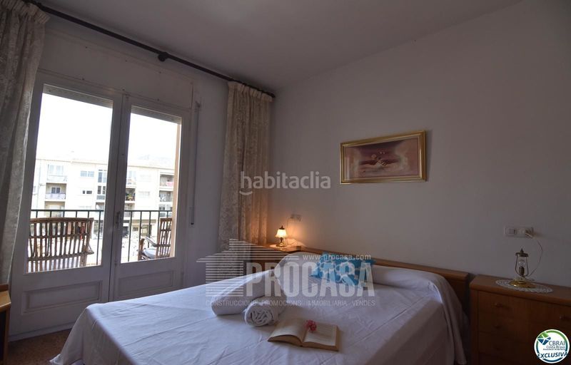 Foto f9c92713-b409-4542-a5ee-2680854c1c2e. Pis a Centre Roses