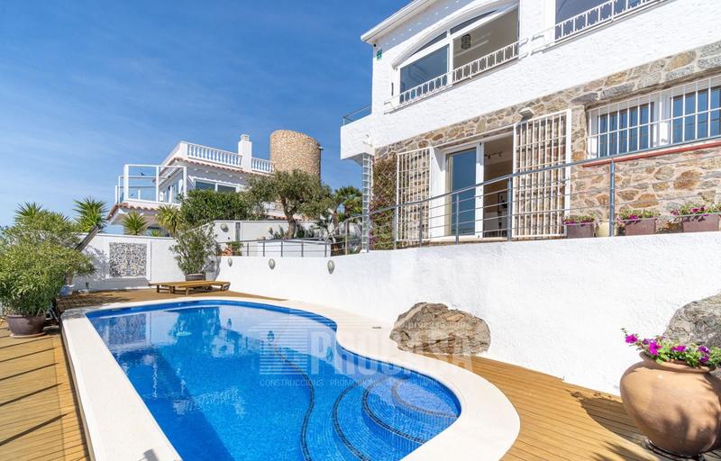 Foto 7108b550-f3b6-4853-bab3-681dcaf14de6. Chalet magnífica casa con vistas al mar en Puig Rom-Canyelles-Almadrava Roses