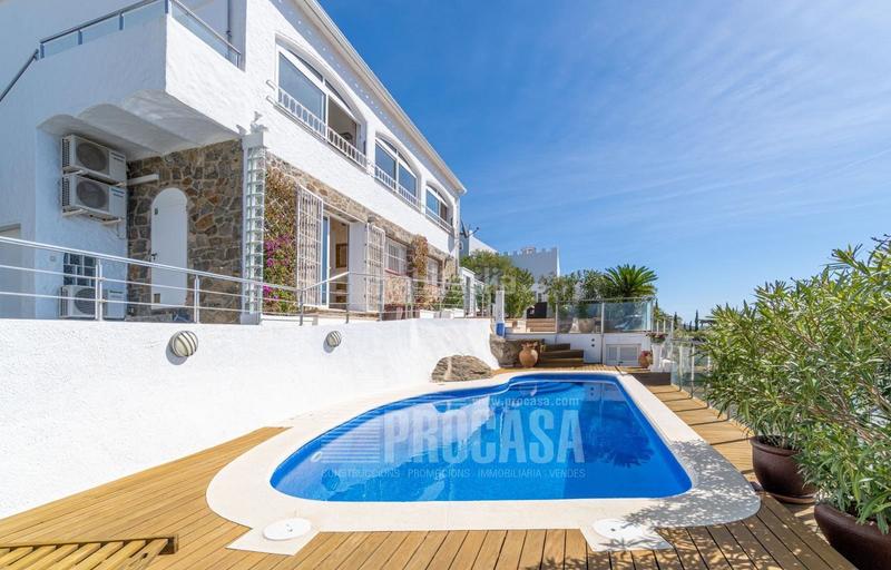 Foto ec4063bf-f7b3-4273-bf30-6842d3c86ffd. Chalet magnífica casa con vistas al mar en Puig Rom-Canyelles-Almadrava Roses