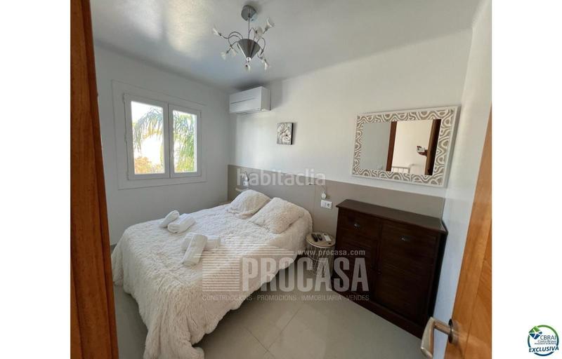 Foto 317256a7-913b-4386-bcad-8f0ee1bf3ce3. Chalet avec parking piscine dans Cap Ras - Creus - Falconera Empuriabrava