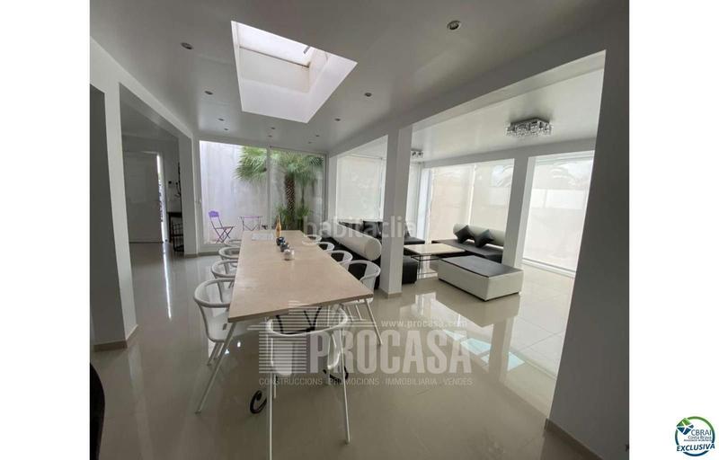 Foto 4888df3c-3b27-4c41-98da-334d58fc74ce. Chalet avec parking piscine dans Cap Ras - Creus - Falconera Empuriabrava