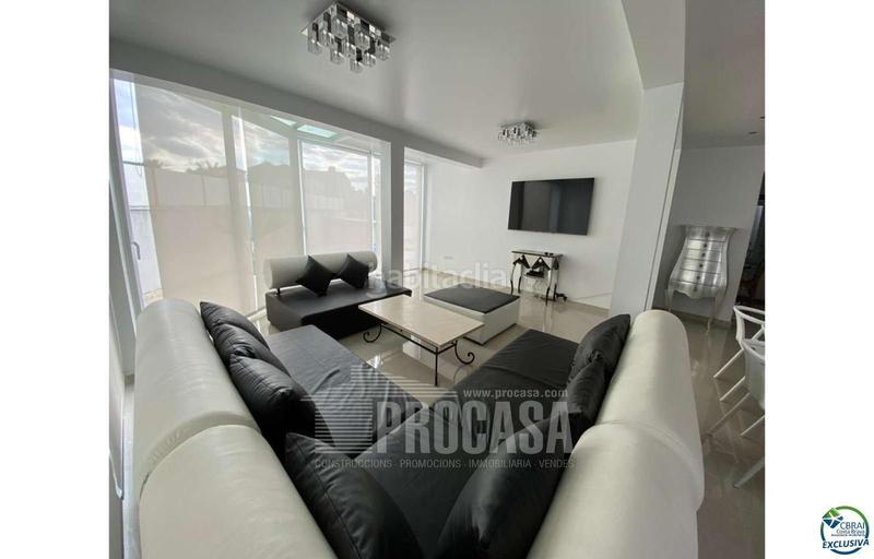 Foto 48e4bc4c-cc05-4c49-8939-c940360cf366. Chalet avec parking piscine dans Cap Ras - Creus - Falconera Empuriabrava